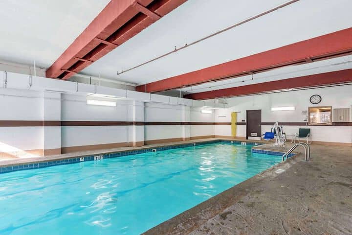 Pool 17 of 25