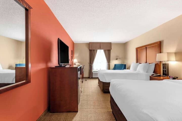 Room 10 of 25